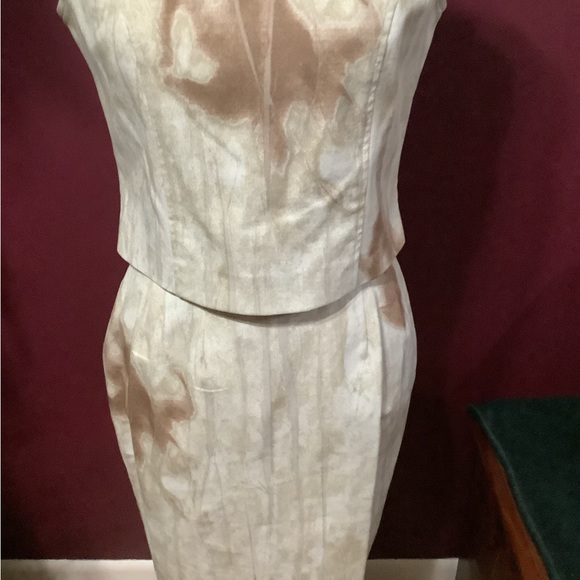 Lauren Taylor 4pc skirt suit with removable fur collar. - Picture 7 of 12